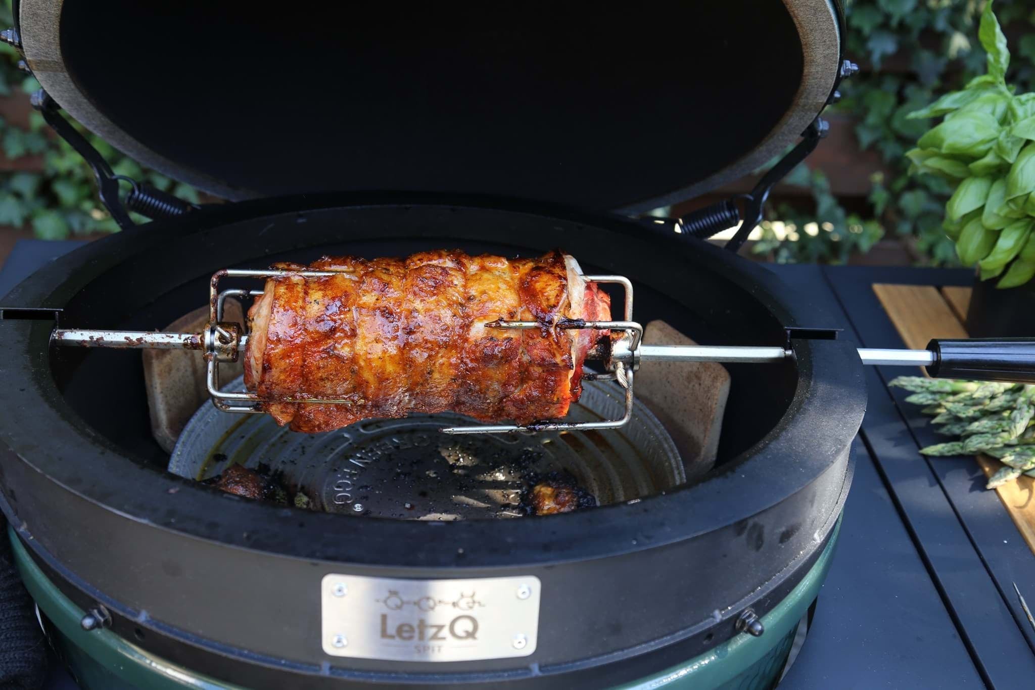 LetzQ Rotisserie für das Big Green Egg