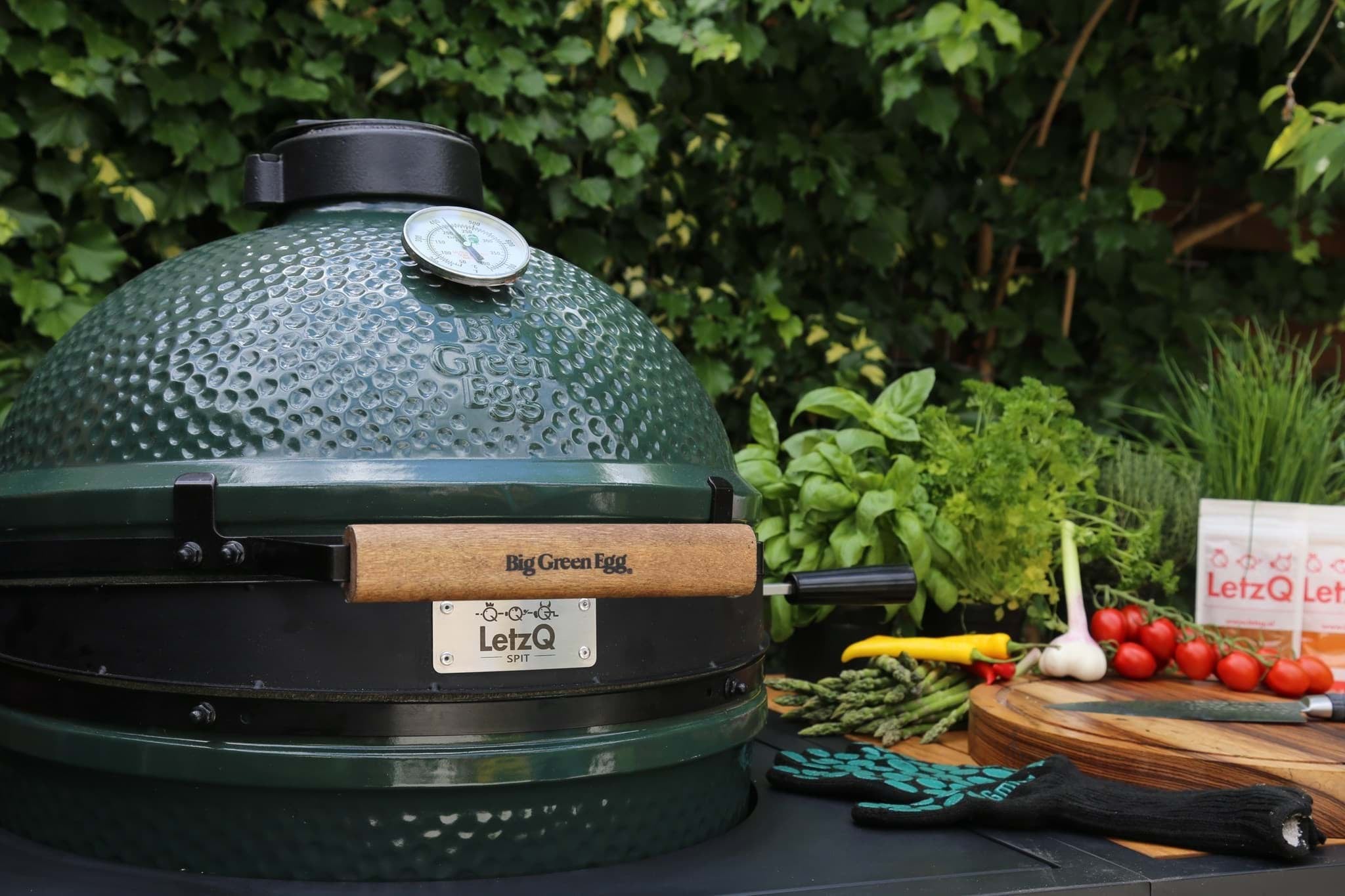 LetzQ Rotisserie für das Big Green Egg