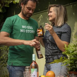 Grünes T-Shirt "No Egg No Story" – Bild 7